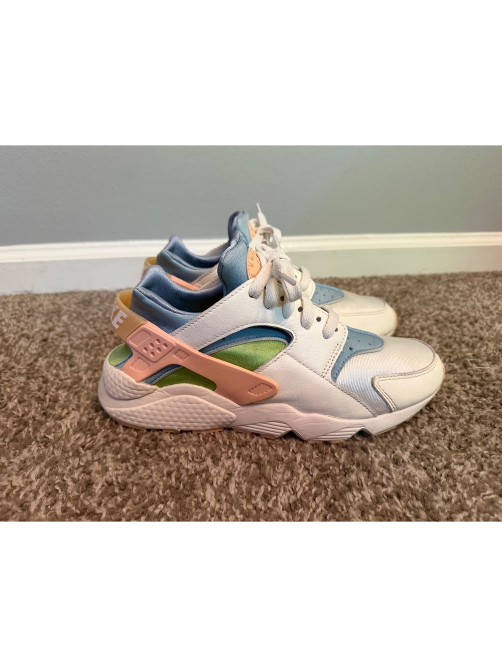 Nike Huarache Sun Club Sneakers Women’s 9